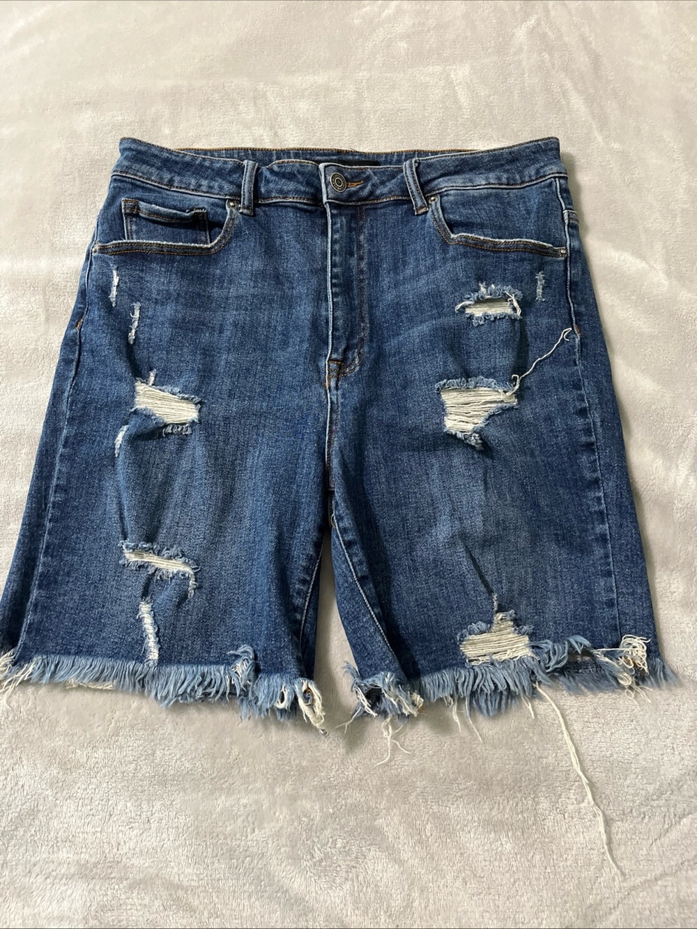Risen Women’s 1XL Jean Cut Off Denim Shorts Blue Distressed 7” Inseam